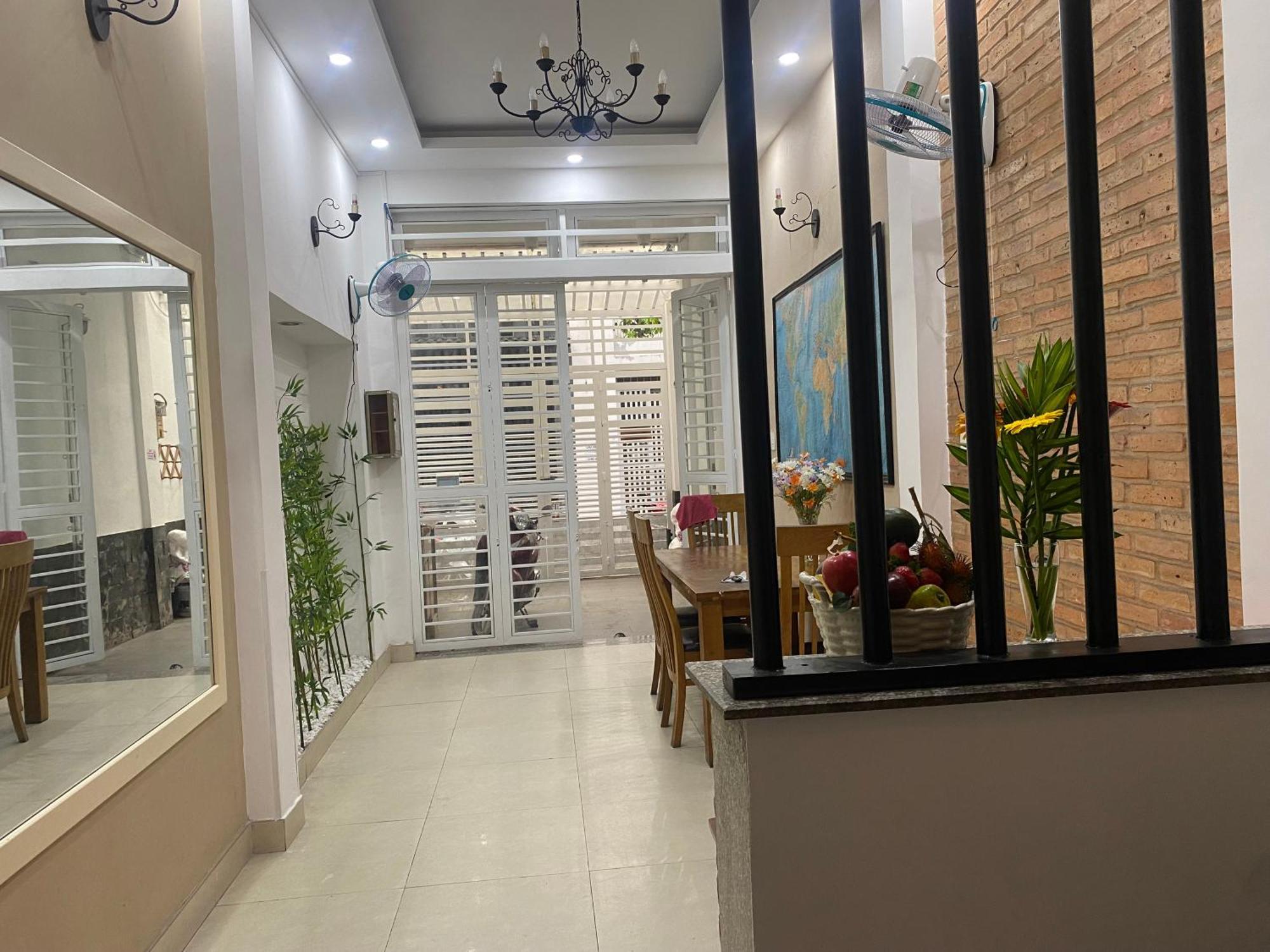 Chill 2 Nhà khách TP. Hồ Chí Minh